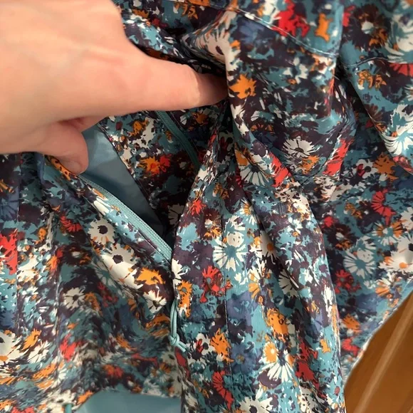RESERVED for return - North Face Women’s Floral Hooded Rain Jacket XL - Picture 6 of 8